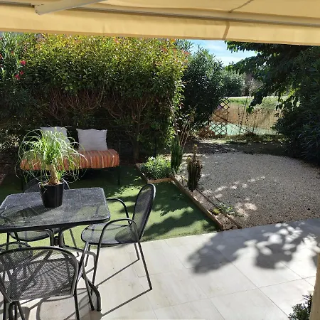 Holiday home Maison Dans De Gallargues-le-Montueux