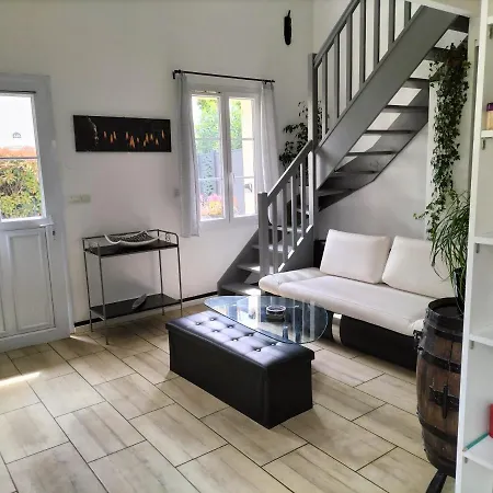 Maison Dans De * Gallargues-le-Montueux