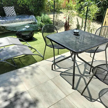 Maison Dans De Holiday home Gallargues-le-Montueux